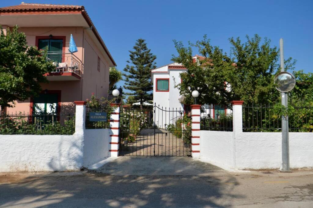 Seaside Alexandra,acharavi. Holiday home *